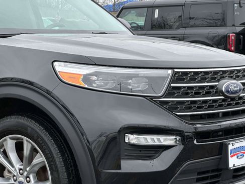 Used 2022 Ford Explorer XLT w/ Equipment Group 202A image 7