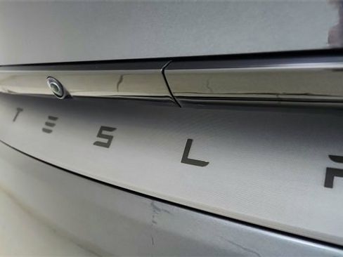 Used 2026 Tesla Model Y Long Range image 16