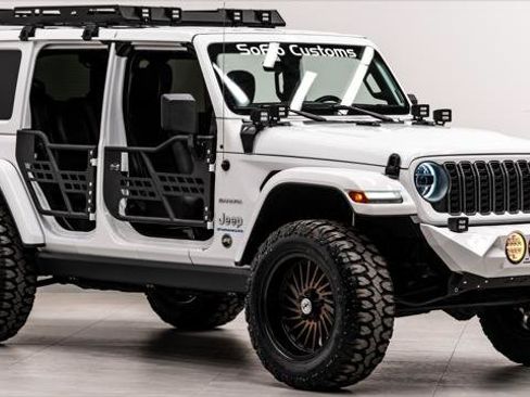 Used 2023 Jeep Wrangler Unlimited Sahara w/ Cold Weather Group AWD/4WD image 16