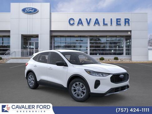 Used 2025 Ford Escape Active w/ Cold Weather Package image 7