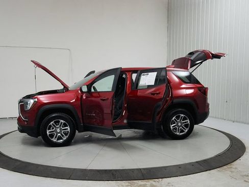 Used 2026 GMC Terrain Elevation w/ Technology Package II FWD image 12