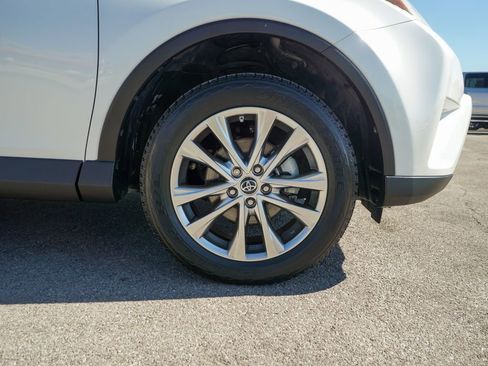 Used 2017 Toyota RAV4 Limited image 5