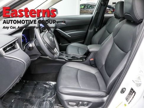 Used 2022 Toyota Corolla Cross XLE w/ Convenience Package image 10