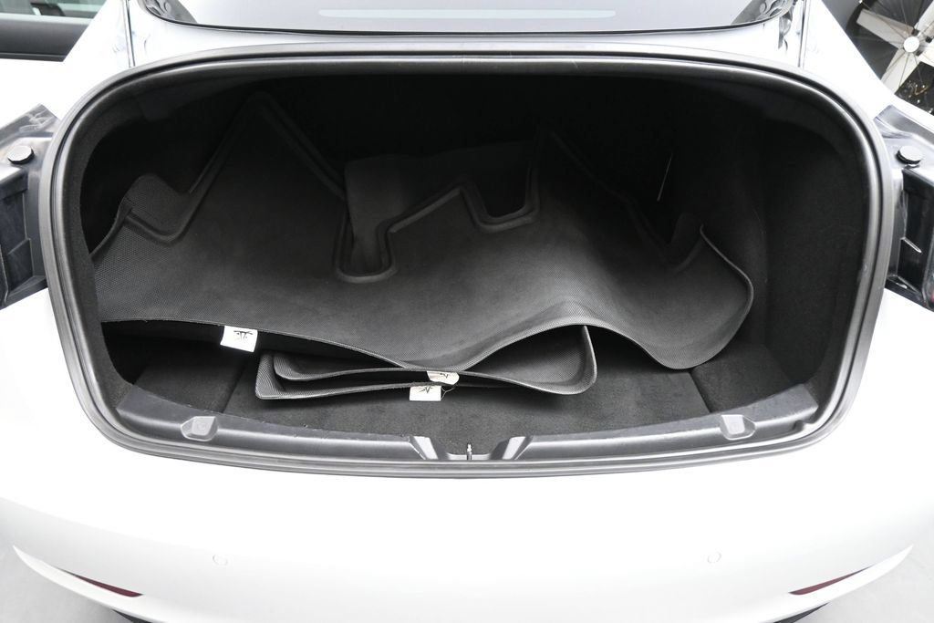 Used 2020 Tesla Model 3 Standard Range Plus RWD image 17