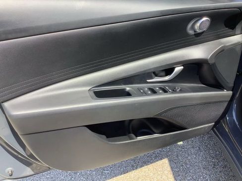 Used 2024 Hyundai Elantra Blue image 18