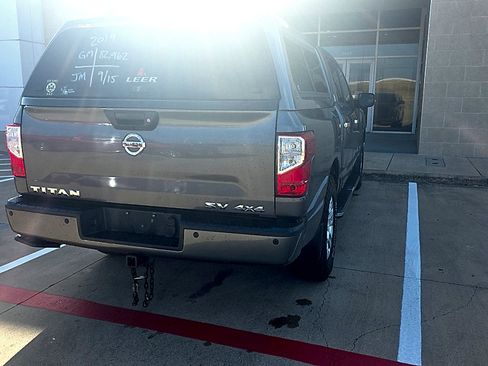 Used 2019 Nissan Titan SV w/ SV Convenience Package AWD/4WD image 9