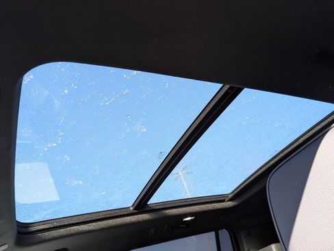 Used 2023 GMC Yukon XL Denali image 27