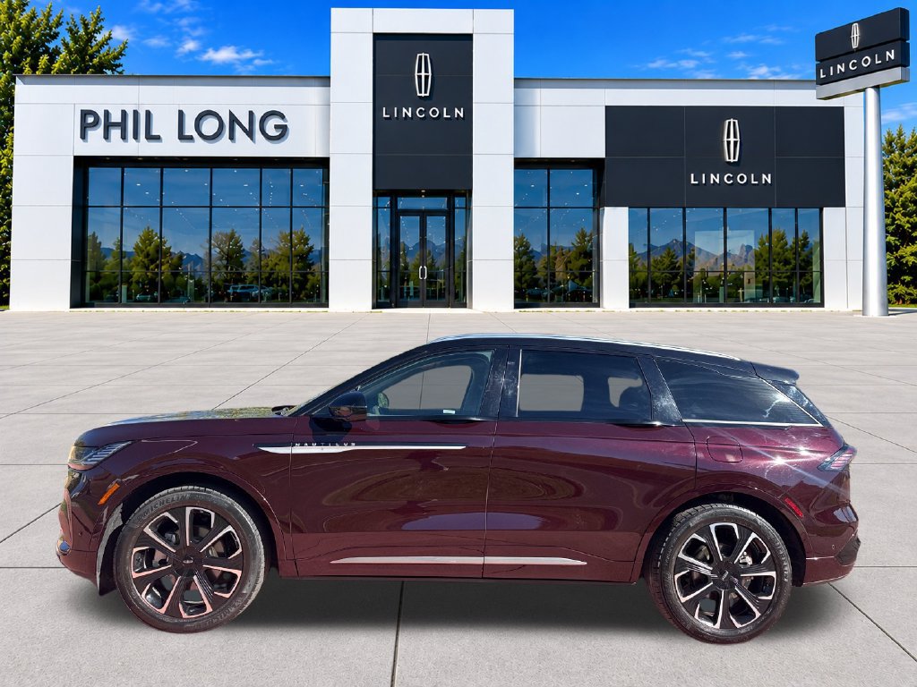 Used 2024 Lincoln Nautilus Reserve w/ Equipment Group 202A AWD/4WD image 5