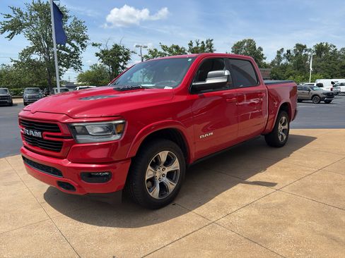 Used 2022 RAM 1500 Laramie AWD/4WD image 3