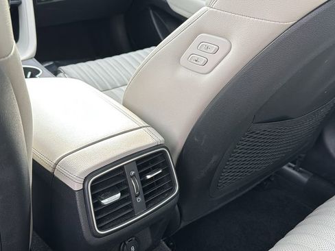 Used 2023 Genesis G70 3.3T w/ Sport Advanced Package image 39