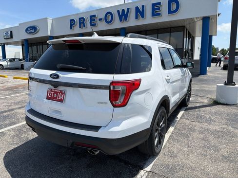 Used 2018 Ford Explorer XLT w/ Equipment Group 202A AWD/4WD image 5