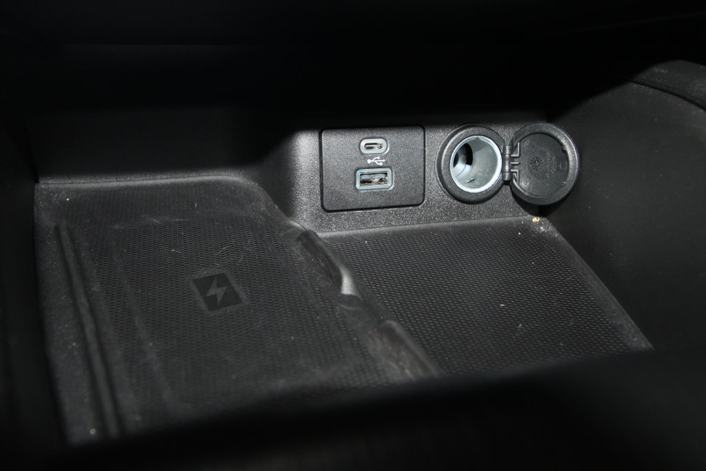 Used 2023 Ford Escape Platinum AWD/4WD image 17