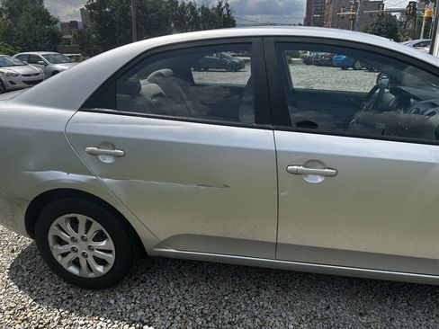 Used 2010 Kia Forte EX FWD image 21