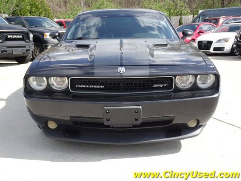 Used 2009 Dodge Challenger SRT8 w/ SRT Option Group II RWD image 2