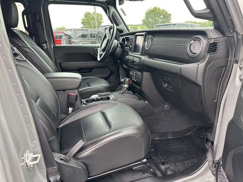 Used 2021 Jeep Gladiator Overland w/ Popular Equipment Package image 8