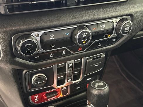 Certified 2025 Jeep Wrangler Unlimited Sport AWD/4WD image 21