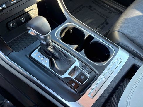 Used 2024 Kia Carnival LX image 26