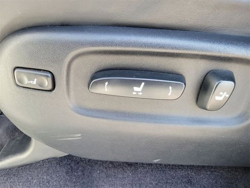 Used 2016 Lexus LX 570 4WD w/ Luxury Package image 17