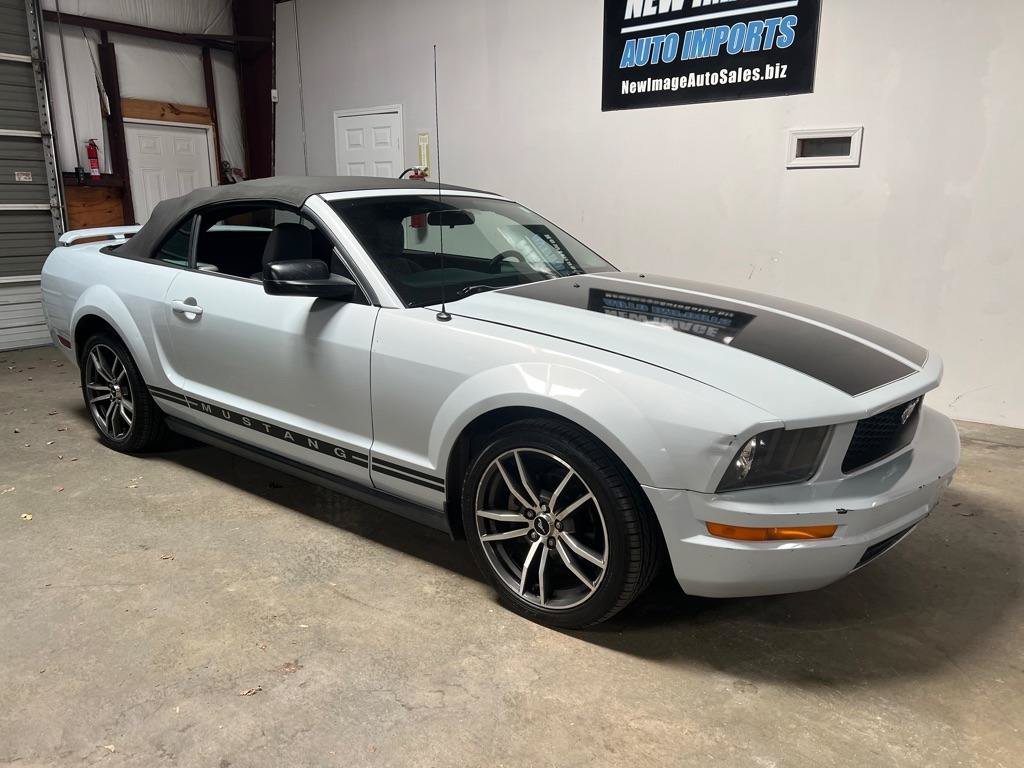 Used 2005 Ford Mustang Premium RWD image 6