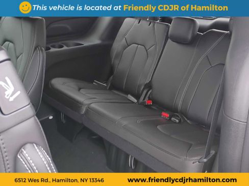 New 2026 Chrysler Pacifica Select image 13