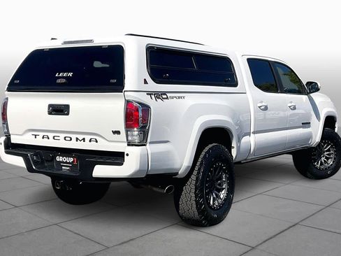 Used 2021 Toyota Tacoma TRD Sport w/ Technology Package image 12