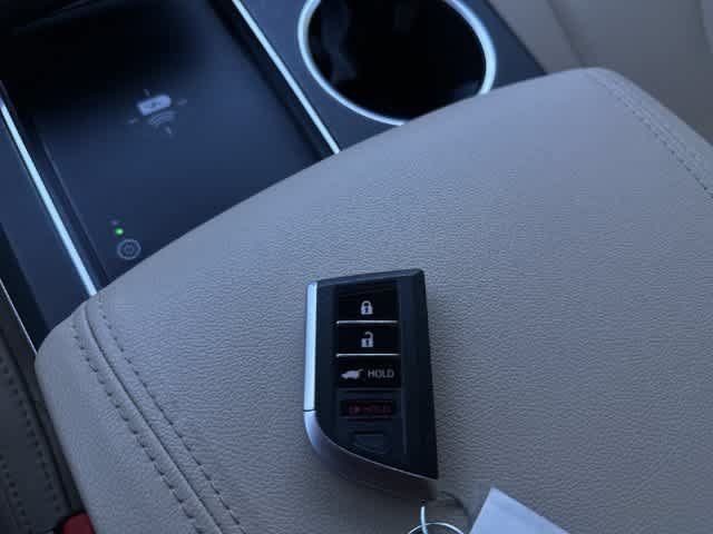 Used 2023 Acura MDX FWD image 35