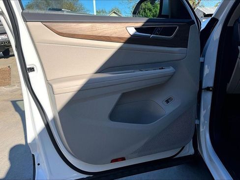 Certified 2026 Volkswagen Atlas SE w/ Black Wheel Package image 26