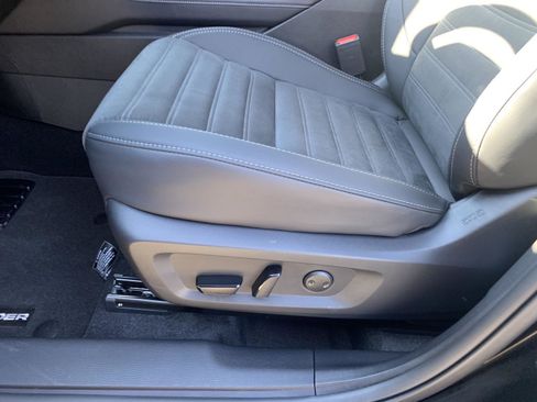 New 2025 Mitsubishi Outlander SE image 10