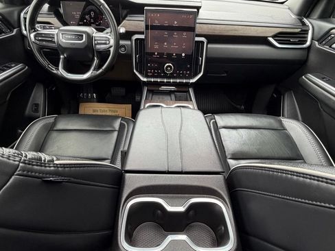 Used 2025 GMC Acadia Denali w/ LPO, All-Weather Package AWD/4WD image 12