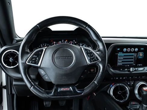 Used 2018 Chevrolet Camaro SS image 22