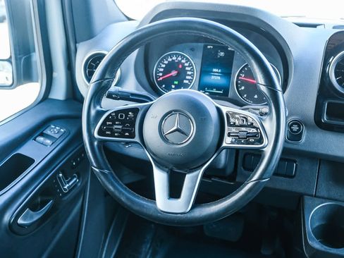 Used 2023 Mercedes-Benz Sprinter 2500 image 15