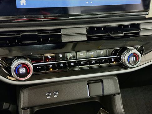 Used 2025 Honda Prologue EX image 18