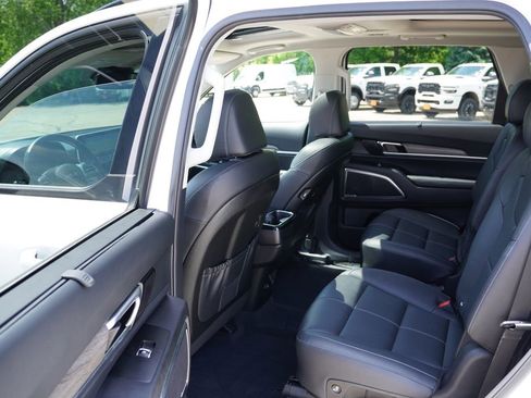 Certified 2022 Kia Telluride SX w/ Nightfall Edition Package AWD/4WD image 16