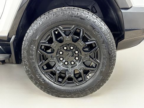 Used 2024 GMC Hummer EV 2X image 33