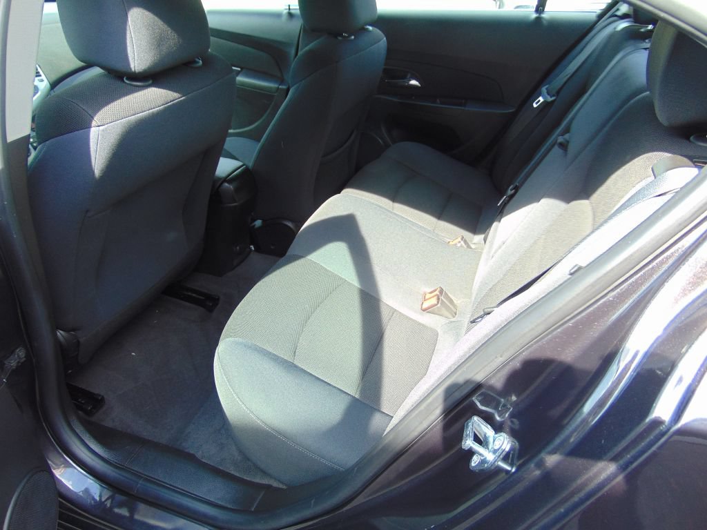 Used 2016 Chevrolet Cruze LT FWD image 3