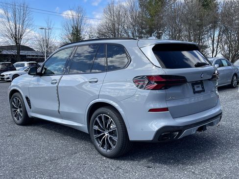 New 2026 BMW X5 M60i image 4