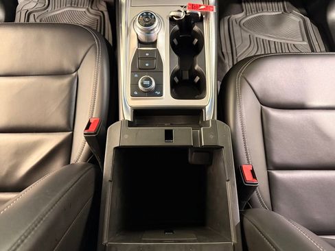 Used 2021 Ford Explorer XLT w/ Equipment Group 202A image 24