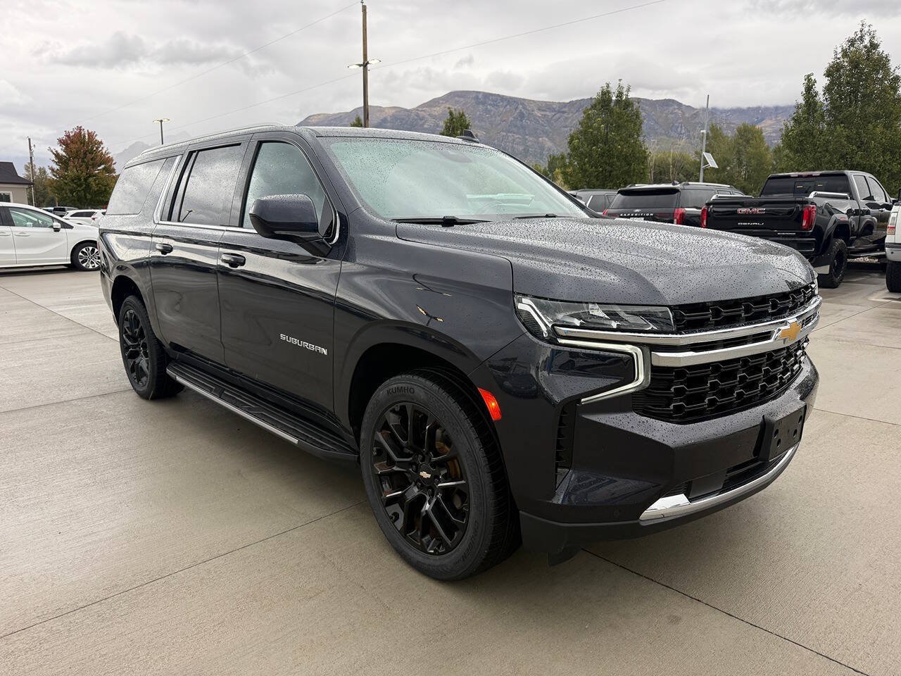 Used 2023 Chevrolet Suburban LS AWD/4WD image 1