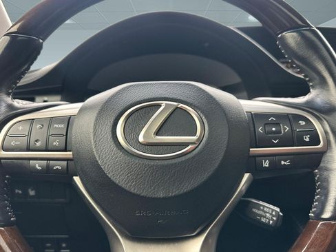 Used 2016 Lexus ES 350 w/ Luxury Package w/Wood Trim FWD image 15