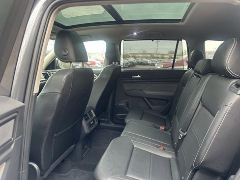 Used 2023 Volkswagen Atlas SEL image 12