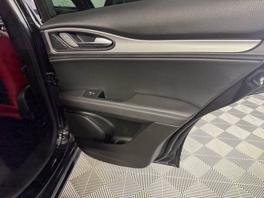 Used 2024 Alfa Romeo Stelvio Veloce AWD/4WD image 30