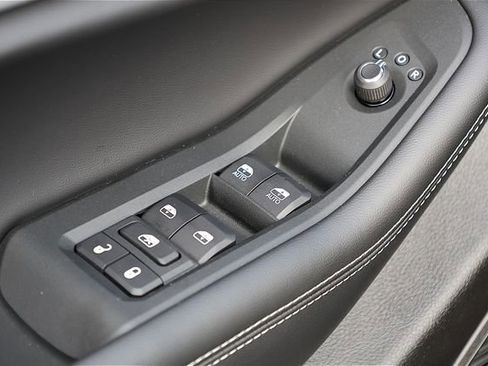 New 2025 Jeep Grand Cherokee L Limited w/ Black Appearance Package image 15