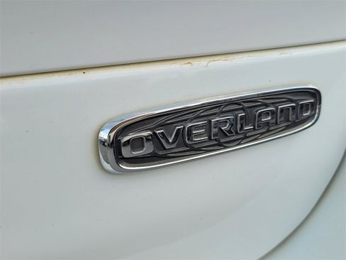Used 2023 Jeep Grand Cherokee L Overland image 11