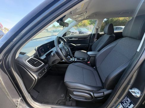 Used 2025 Kia Seltos S FWD image 28