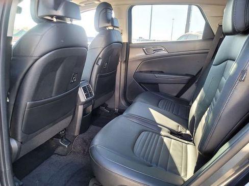 Used 2024 Kia Sportage SX image 5