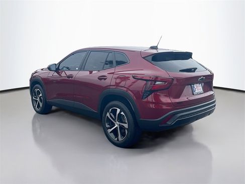 Used 2025 Chevrolet Trax RS w/ Driver Confidence Package image 5