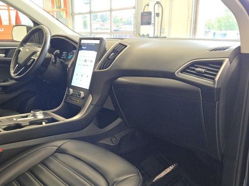 Used 2024 Ford Edge SEL w/ Convenience Package AWD/4WD image 4