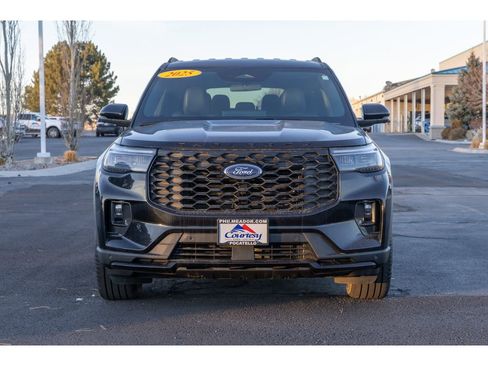 Used 2025 Ford Explorer ST-Line w/ ST-Line Street Pack image 8