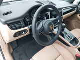 Certified 2024 Porsche Macan image 4