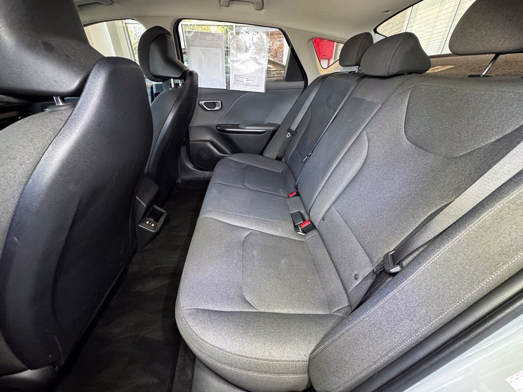 Used 2025 Kia K4 FWD image 38